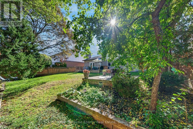 28 BRIARWOOD CRESCENT, Belleville (Belleville Ward), Ontario, K8N5K9