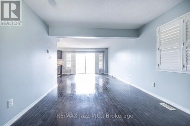 30 LLOYDMINSTER AVENUE Ajax (Central East) Ontario photo 11