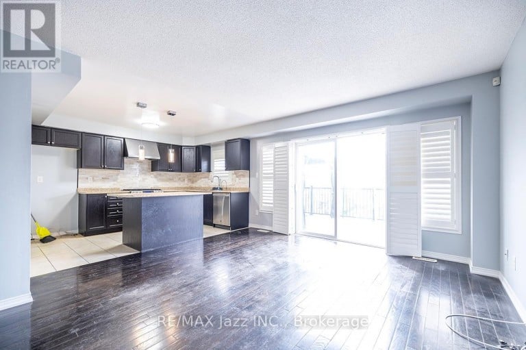 30 LLOYDMINSTER AVENUE, Ajax (Central East), Ontario, L1Z0N8