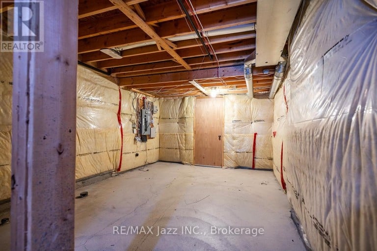 30 LLOYDMINSTER AVENUE, Ajax (Central East), Ontario, L1Z0N8