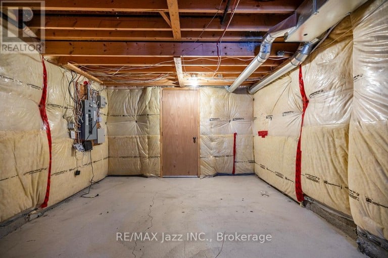 30 LLOYDMINSTER AVENUE, Ajax (Central East), Ontario, L1Z0N8