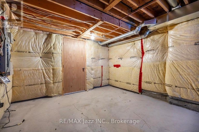 30 LLOYDMINSTER AVENUE, Ajax (Central East), Ontario, L1Z0N8