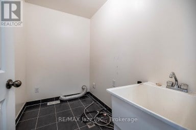 30 LLOYDMINSTER AVENUE Ajax (Central East) Ontario photo 42