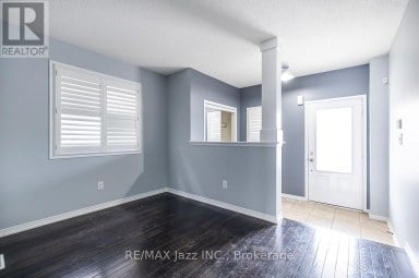 30 LLOYDMINSTER AVENUE Ajax (Central East) Ontario photo 5