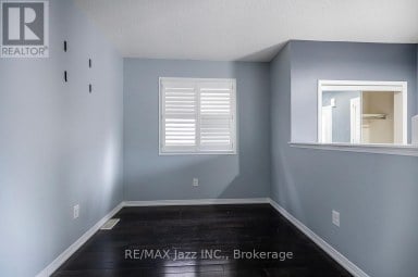 30 LLOYDMINSTER AVENUE Ajax (Central East) Ontario photo 6