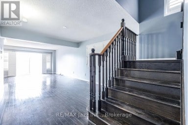 30 LLOYDMINSTER AVENUE Ajax (Central East) Ontario photo 9