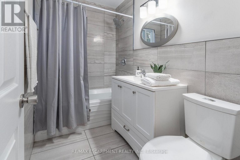 788 UPPER GAGE AVENUE, Hamilton (Macassa), Ontario, L8V4K4