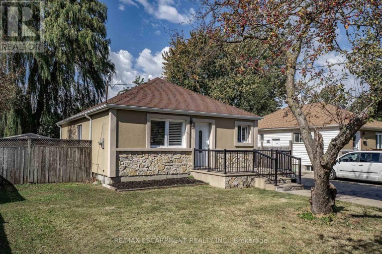 788 UPPER GAGE AVENUE, Hamilton (Macassa), Ontario, L8V4K4