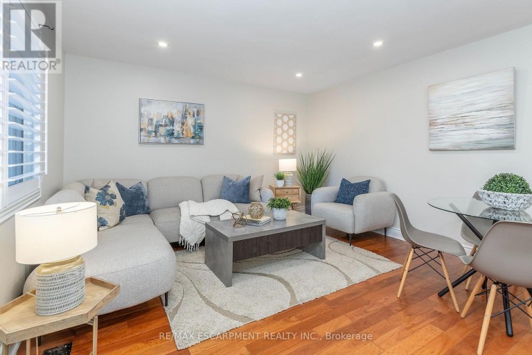 788 UPPER GAGE AVENUE, Hamilton (Macassa), Ontario, L8V4K4