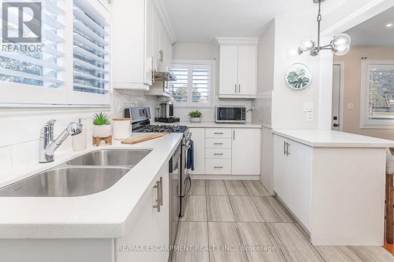 788 UPPER GAGE AVENUE, Hamilton (Macassa), Ontario, L8V4K4