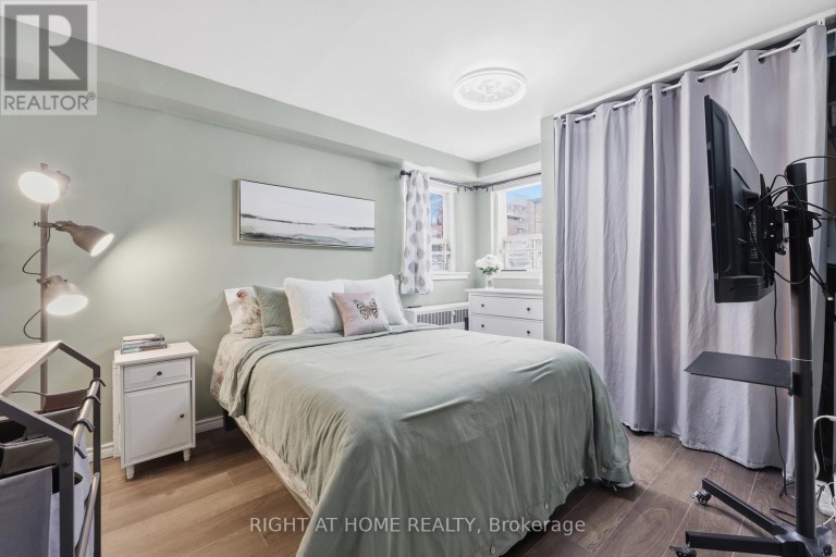 11 - 223 MACNAB STREET S, Hamilton (Durand), Ontario, L8P3C9