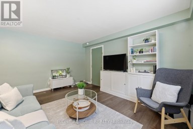 11 - 223 MACNAB STREET S Hamilton (Durand) Ontario photo 3