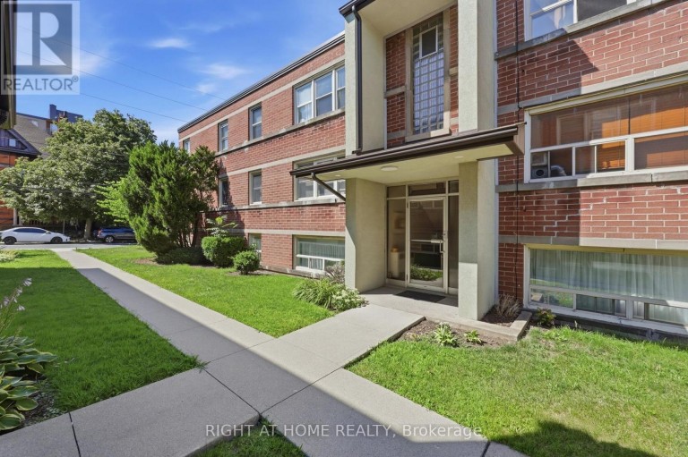 11 - 223 MACNAB STREET S, Hamilton (Durand), Ontario, L8P3C9