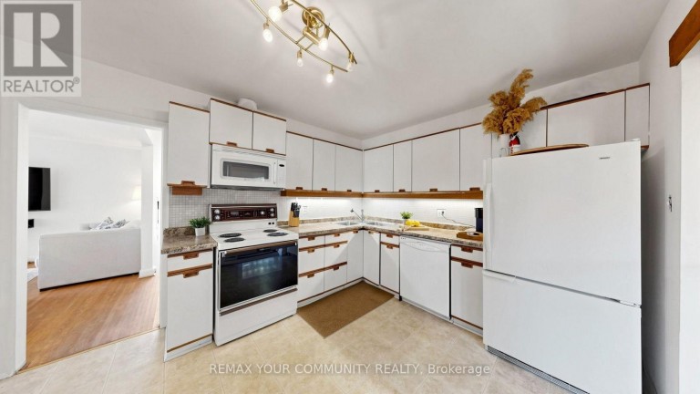 487 HOUNSLOW AVENUE, Toronto (Willowdale West), Ontario, M2R1J1