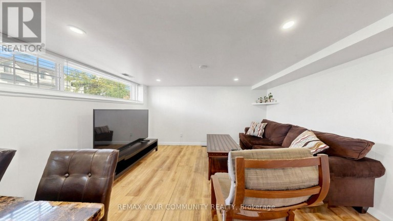 487 HOUNSLOW AVENUE, Toronto (Willowdale West), Ontario, M2R1J1