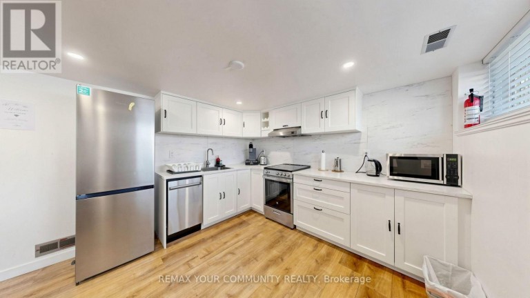 487 HOUNSLOW AVENUE, Toronto (Willowdale West), Ontario, M2R1J1