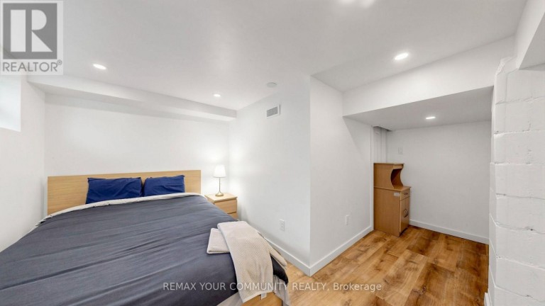 487 HOUNSLOW AVENUE, Toronto (Willowdale West), Ontario, M2R1J1