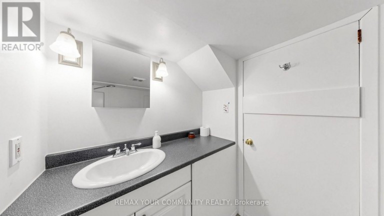 487 HOUNSLOW AVENUE, Toronto (Willowdale West), Ontario, M2R1J1