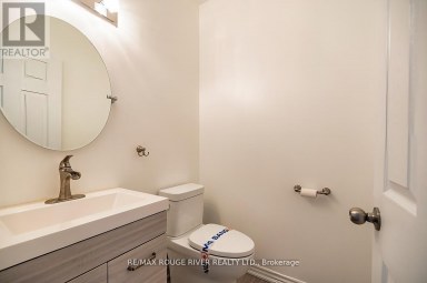10 MOSES CRESCENT Clarington (Bowmanville) Ontario photo 15