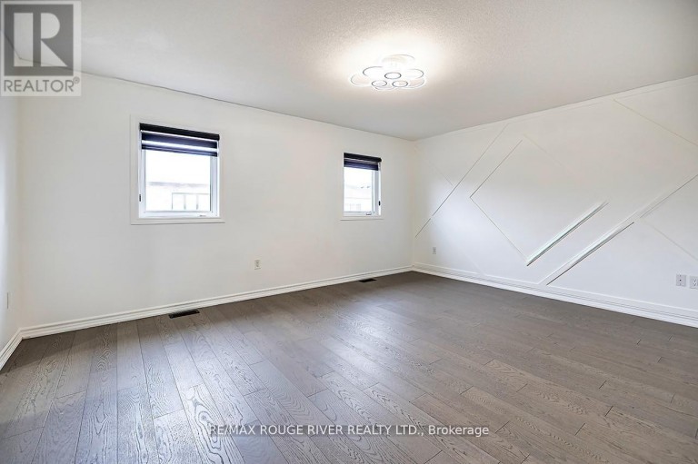 10 MOSES CRESCENT, Clarington (Bowmanville), Ontario, L1C0T7