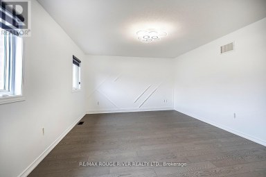 10 MOSES CRESCENT Clarington (Bowmanville) Ontario photo 22