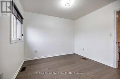 10 MOSES CRESCENT Clarington (Bowmanville) Ontario photo 34