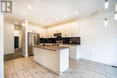 10 MOSES CRESCENT Clarington (Bowmanville) Ontario photo 9