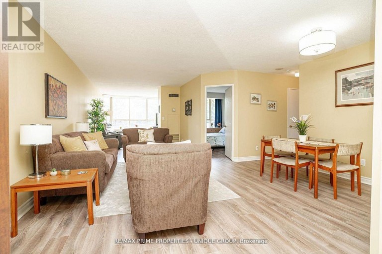 209 - 33 WELDRICK ROAD E, Richmond Hill (Observatory), Ontario, L4C8W4