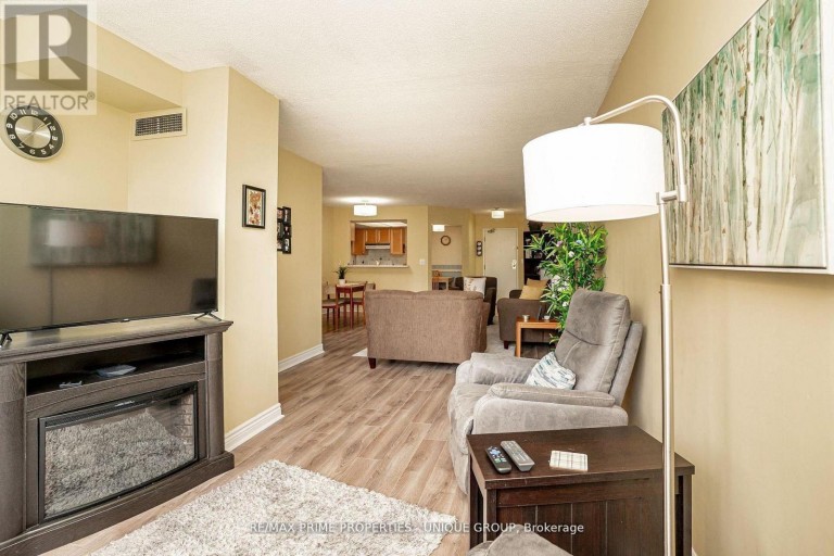209 - 33 WELDRICK ROAD E, Richmond Hill (Observatory), Ontario, L4C8W4