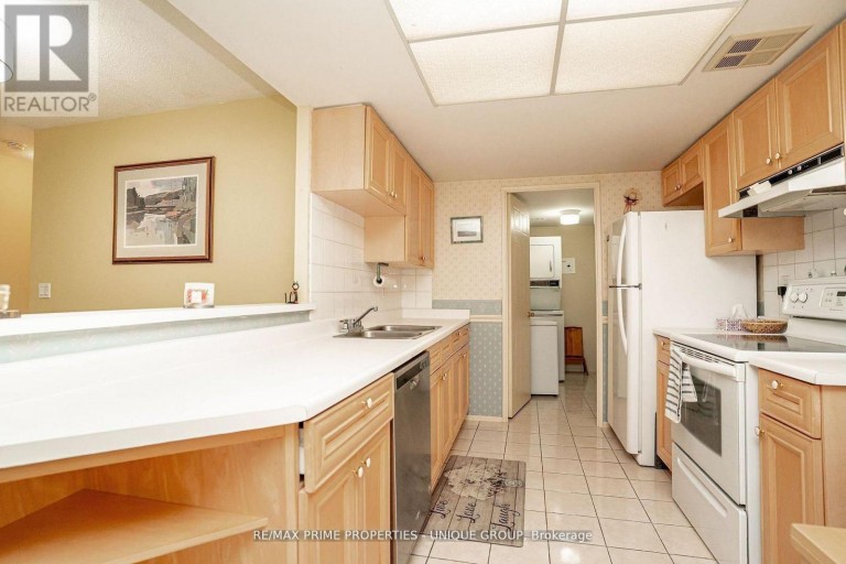 209 - 33 WELDRICK ROAD E, Richmond Hill (Observatory), Ontario, L4C8W4