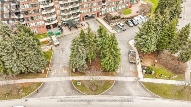 209 - 33 WELDRICK ROAD E Richmond Hill (Observatory) Ontario photo 2