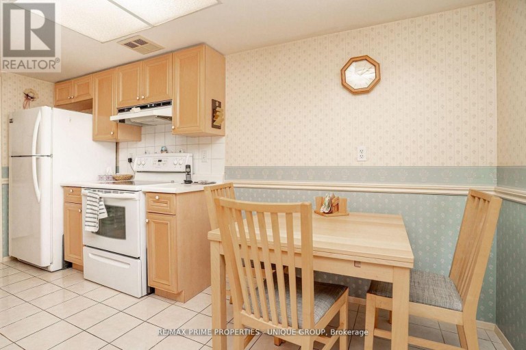209 - 33 WELDRICK ROAD E, Richmond Hill (Observatory), Ontario, L4C8W4