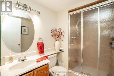 209 - 33 WELDRICK ROAD E Richmond Hill (Observatory) Ontario photo 24