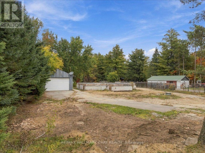 8240 MAIN STREET, Adjala-Tosorontio (Lisle), Ontario, L0M1M0