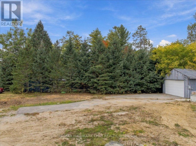 8240 MAIN STREET, Adjala-Tosorontio (Lisle), Ontario, L0M1M0