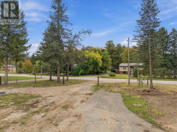 8240 MAIN STREET, Adjala-Tosorontio (Lisle), Ontario, L0M1M0