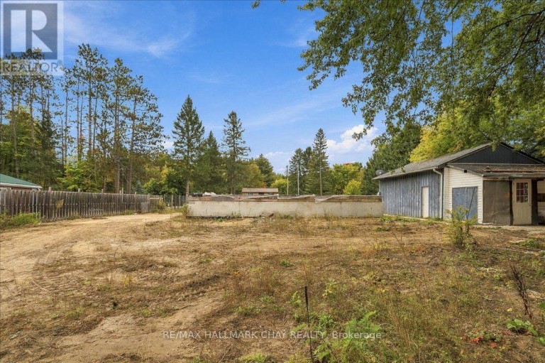 8240 MAIN STREET, Adjala-Tosorontio (Lisle), Ontario, L0M1M0