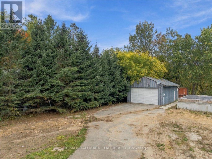8240 MAIN STREET, Adjala-Tosorontio (Lisle), Ontario, L0M1M0