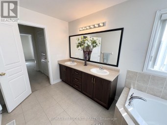 7 WELLPARK WAY Brampton (Bram East) Ontario photo 23