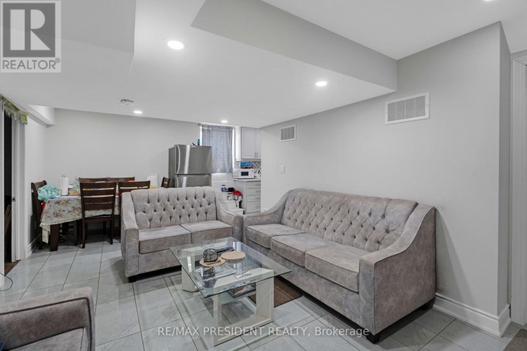 7 WELLPARK WAY, Brampton (Bram East), Ontario, L6P3Z6