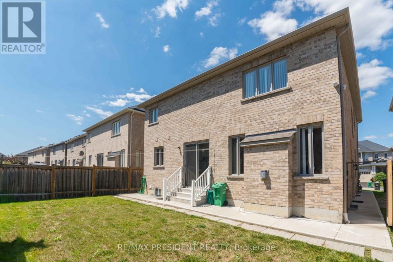 7 WELLPARK WAY, Brampton (Bram East), Ontario, L6P3Z6