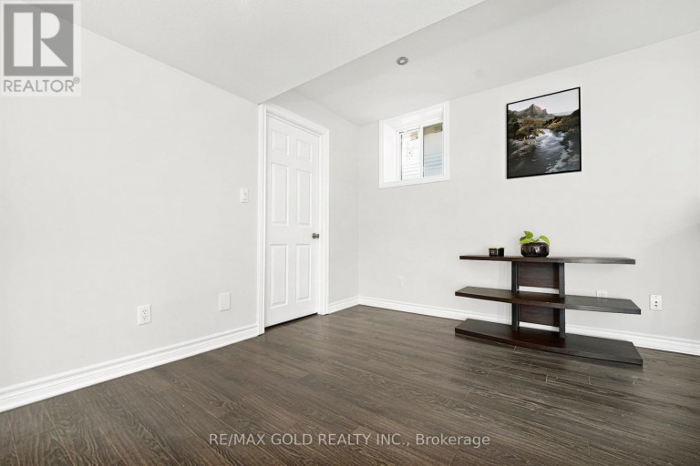 8596 MILOMIR STREET, Niagara Falls (Forestview), Ontario, L2H0B7