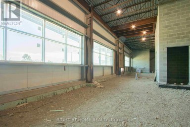 2479 BONDER ROAD London South (South U) Ontario photo 10