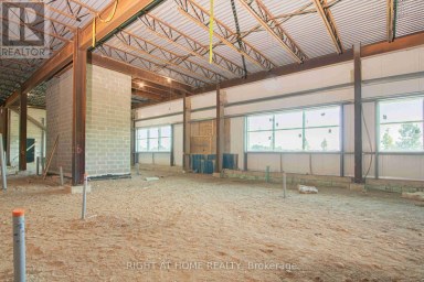 2479 BONDER ROAD London South (South U) Ontario photo 11