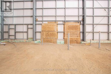 2479 BONDER ROAD London South (South U) Ontario photo 24
