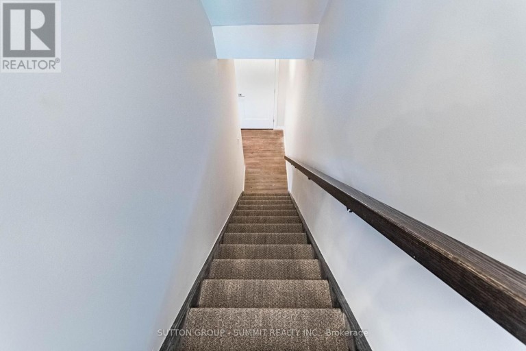 25 SOHO STREET, Hamilton (Stoney Creek Mountain), Ontario, L8J0L4