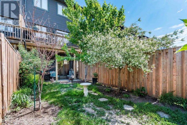25 SOHO STREET, Hamilton (Stoney Creek Mountain), Ontario, L8J0L4