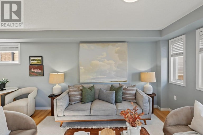 2334 MARSDALE DRIVE, Peterborough (Ashburnham Ward 4), Ontario, K9L0B7