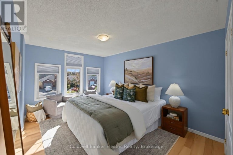 2334 MARSDALE DRIVE, Peterborough (Ashburnham Ward 4), Ontario, K9L0B7