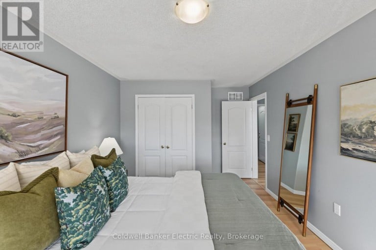 2334 MARSDALE DRIVE, Peterborough (Ashburnham Ward 4), Ontario, K9L0B7